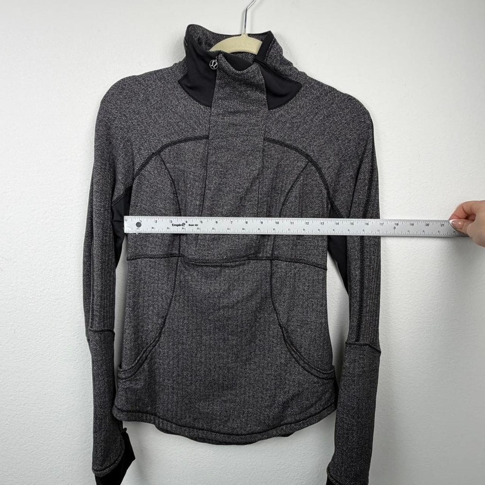 Lululemon Base Runner 1/2 Zip sweater - Picture 7 of 8